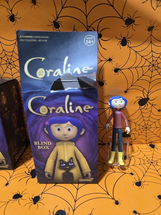 Other - Coraline Vinyl Figure